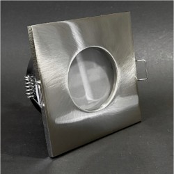 PORTAFARETTO DA INCASSO CON MOLLE IN ALLUMINIO CON CORNICE SILVER  QUADRATO IP65 PER 1 GU10 PORTALMPADE ESCLUSO INCASSO DIAM.